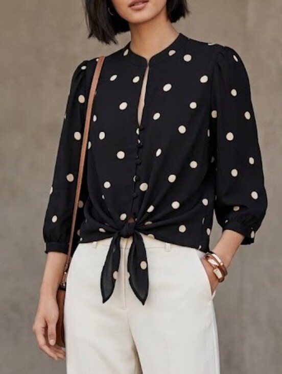 RW&CO. Tops - RW&CO Tie Front Blouse